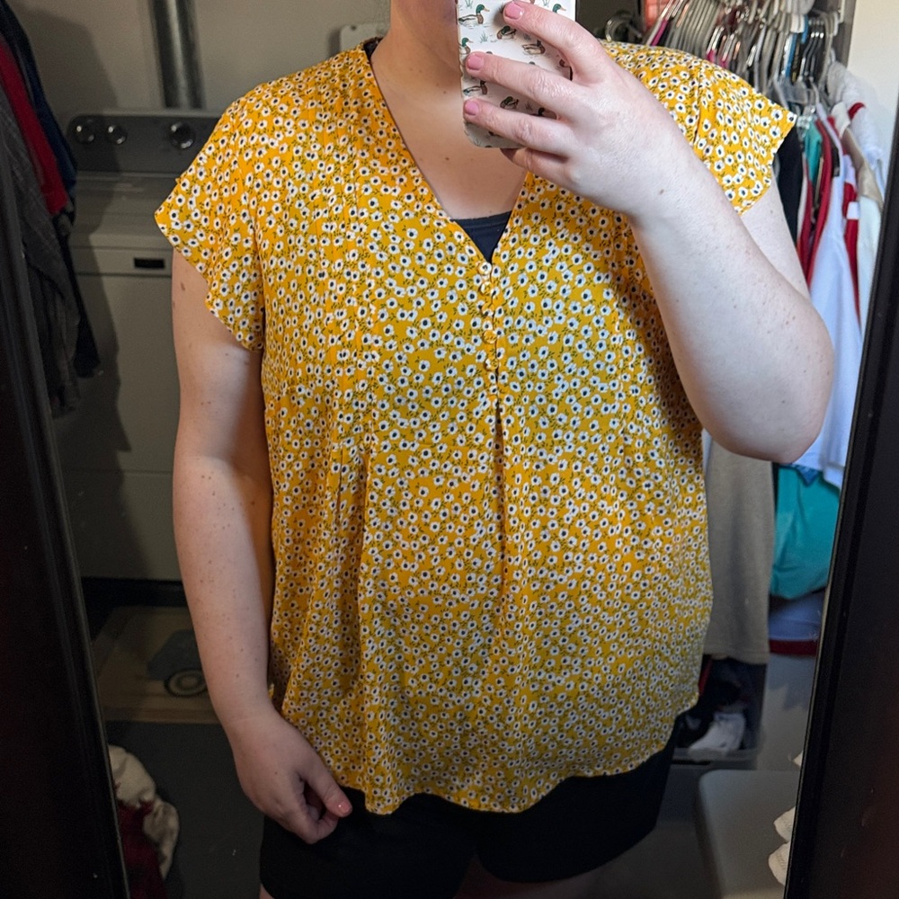 Carolina Belle Yellow Daisy Print Blouse